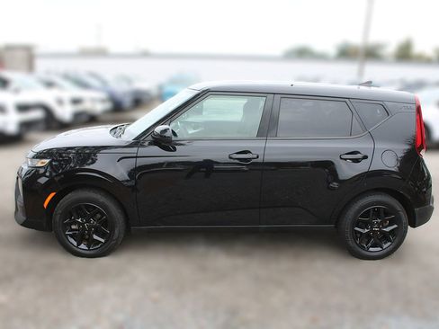 Certified 2022 Kia Soul LX w/ Technology Package image 13