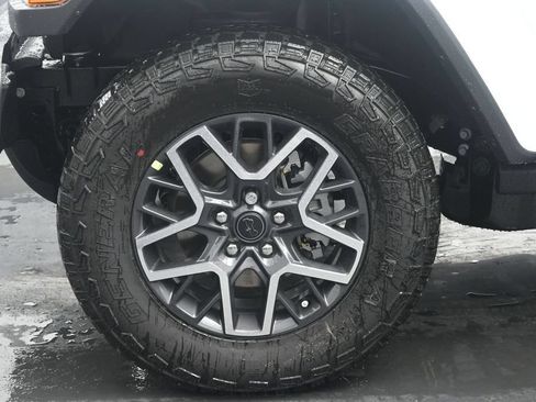 New 2026 Jeep Wrangler Unlimited Sahara w/ Rockslide Package AWD/4WD image 30