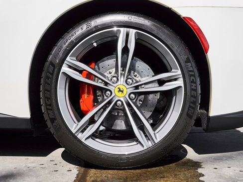 Used 2019 Ferrari GTC4Lusso image 25