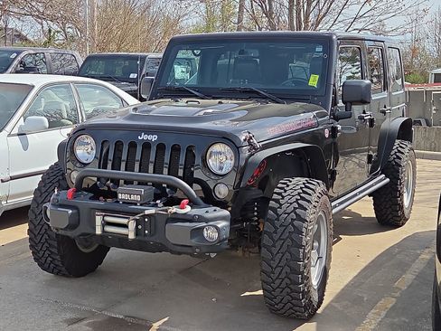 Used 2015 Jeep Wrangler Unlimited Rubicon image 2