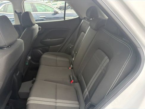 Used 2023 Hyundai Venue SEL FWD image 8