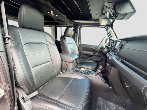 Used 2020 Jeep Wrangler Unlimited Sahara image 15