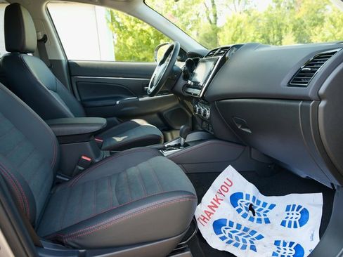 Used 2025 Mitsubishi Outlander Sport SE image 8