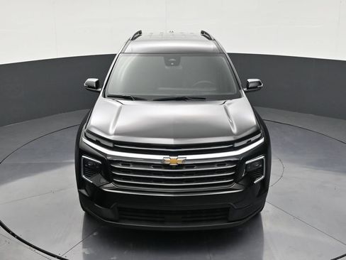 Used 2025 Chevrolet Traverse LT FWD image 19
