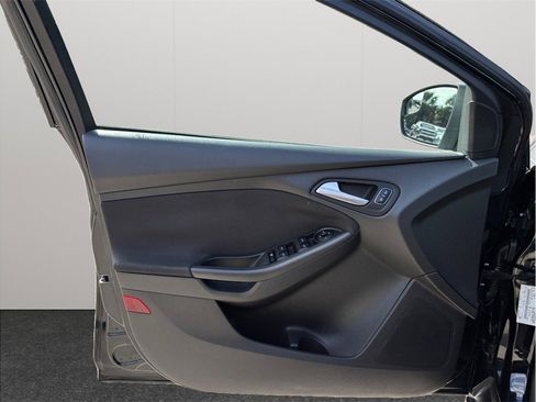 Used 2016 Ford Focus SE w/ Equipment Group 201A image 17
