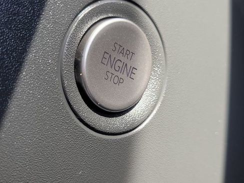 Used 2022 Volkswagen ID.4 Pro S w/ Gradient Package image 13