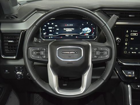 Used 2024 GMC Sierra 2500 Denali w/ Denali Reserve Package AWD/4WD image 39