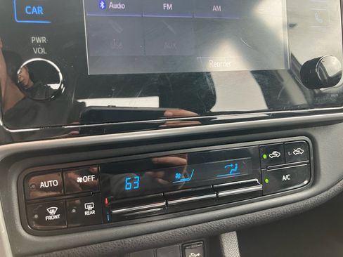 Used 2019 Toyota Corolla LE image 22