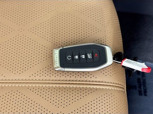 Used 2025 INFINITI QX80 Sensory AWD/4WD image 43