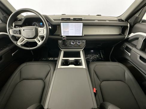 Used 2025 Land Rover Defender 110 S image 21