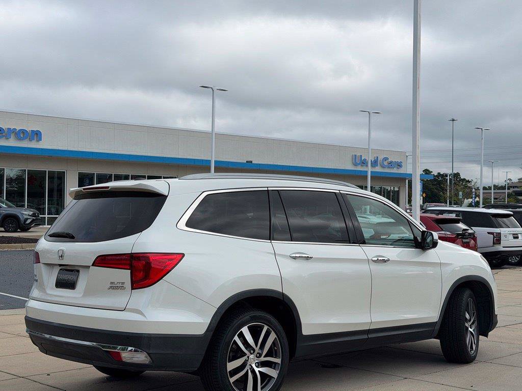 Used 2017 Honda Pilot Elite image 5