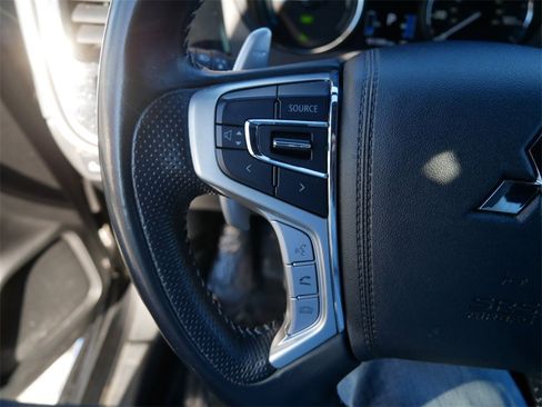 Used 2020 Mitsubishi Outlander SEL image 27