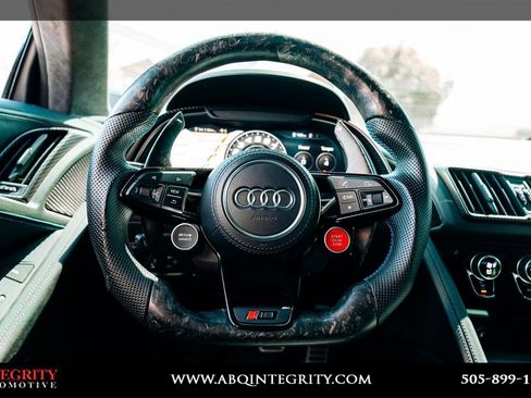 Used 2017 Audi R8 V10 w/ Carbon Exterior Package image 29