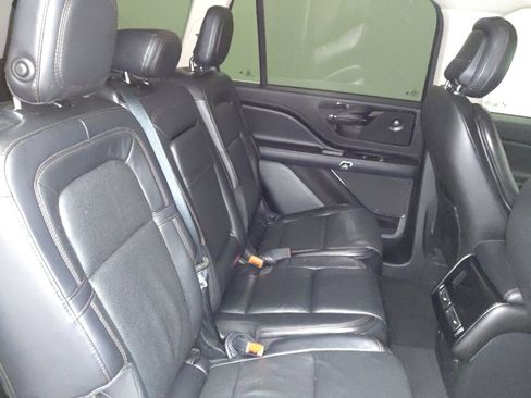 Used 2020 Lincoln Aviator Reserve w/ Equipment Group 201A RWD image 19