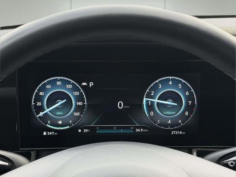 Used 2023 Hyundai Elantra Limited image 10