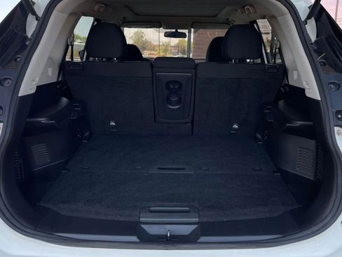 Used 2017 Nissan Rogue SV image 14