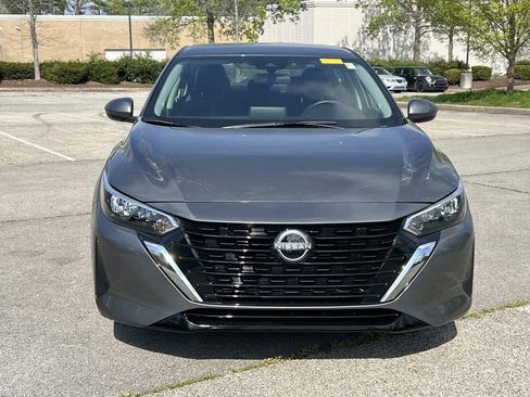 Used 2024 Nissan Sentra SV FWD image 2