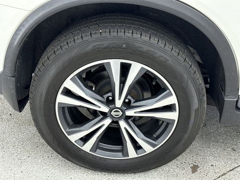 Used 2017 Nissan Rogue SL w/ SL Premium Package image 50