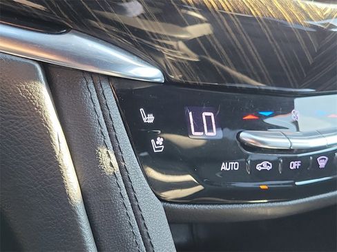 Used 2020 Cadillac XT6 Premium Luxury image 11