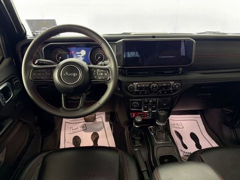 Used 2024 Jeep Wrangler Unlimited Rubicon image 22