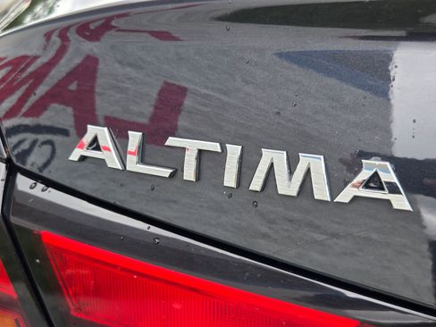 Used 2022 Nissan Altima 2.5 SV FWD image 37
