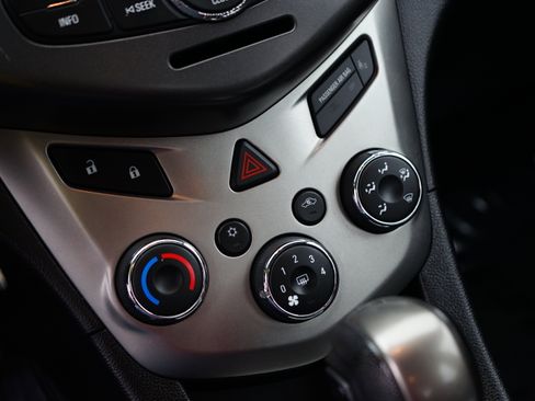 Used 2015 Chevrolet Sonic LT image 24