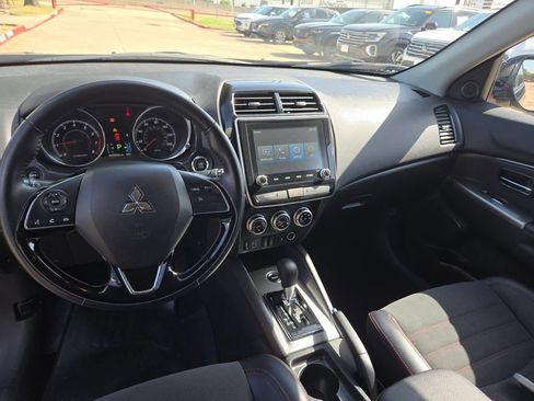 Used 2025 Mitsubishi Outlander Sport SE AWD/4WD image 16