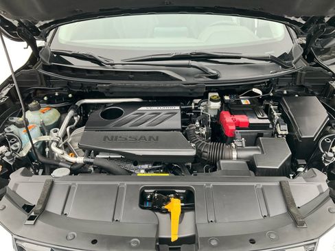Used 2023 Nissan Rogue SV image 35