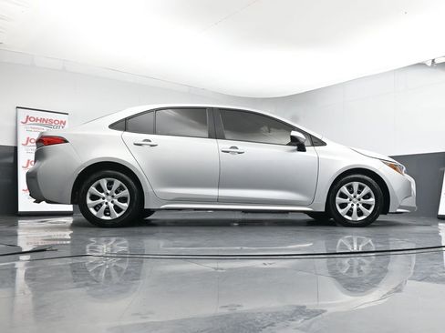 Used 2023 Toyota Corolla LE image 38
