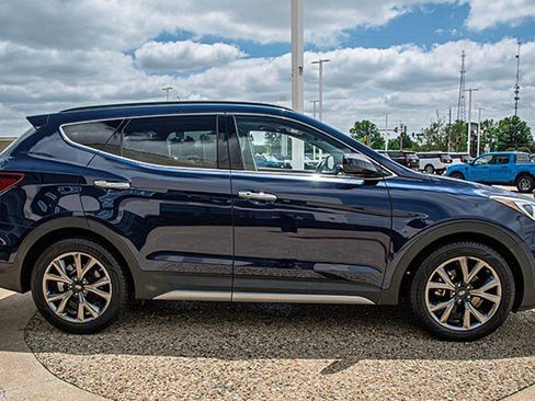 Used 2017 Hyundai Santa Fe Sport w/ Cargo Package FWD image 6