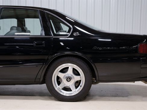 Used 1996 Chevrolet Impala SS RWD image 4