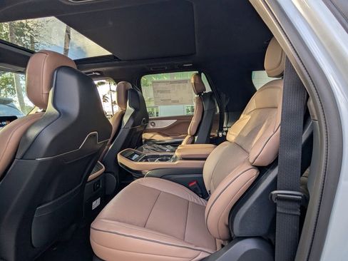 New 2026 Lincoln Navigator L Black Label AWD/4WD image 13