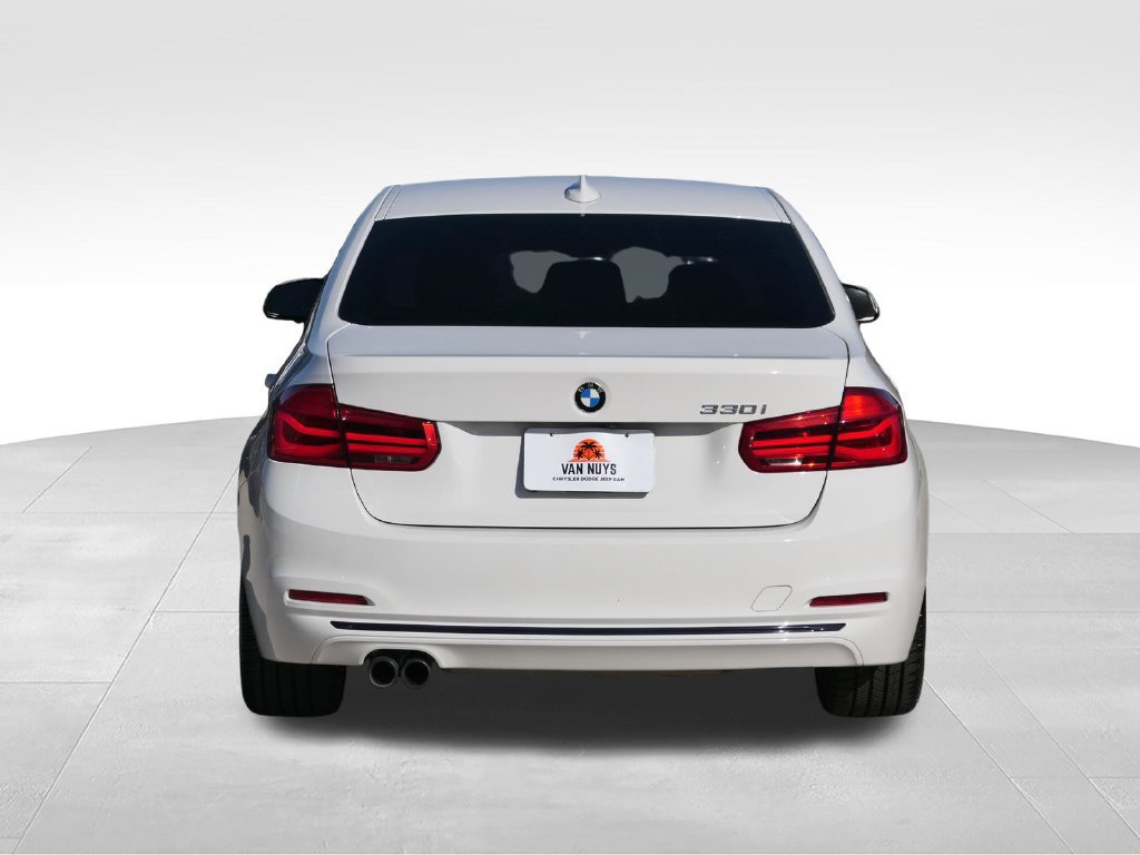Used 2018 BMW 330i Sedan RWD image 4