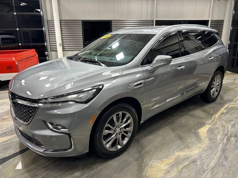 Used 2023 Buick Enclave Avenir w/ Avenir Technology Package image 40