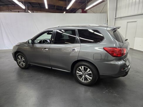 Used 2019 Nissan Pathfinder SL FWD image 3
