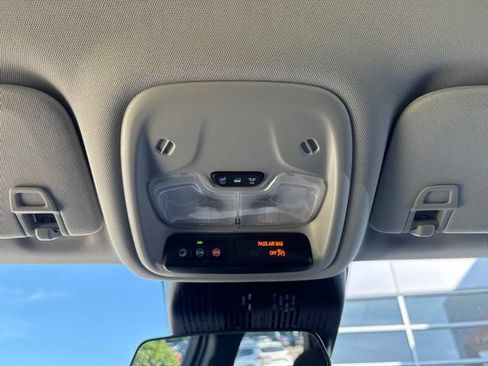 Used 2027 Chevrolet Bolt LT w/ Comfort Package FWD image 23
