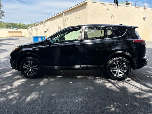 Used 2018 Toyota RAV4 LE w/ All Weather Liner Package AWD/4WD image 8