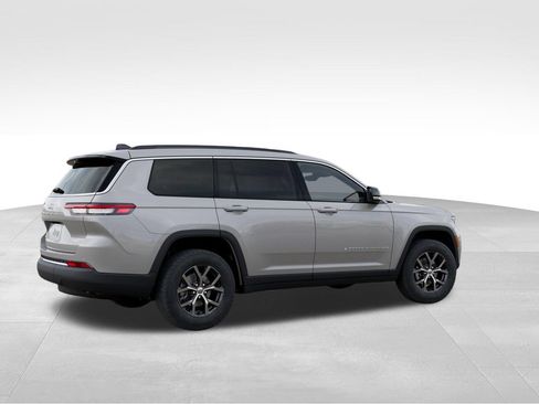 Used 2025 Jeep Grand Cherokee L Limited w/ Luxury Tech Group II AWD/4WD image 4