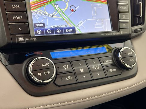 Used 2018 Toyota RAV4 Limited image 21