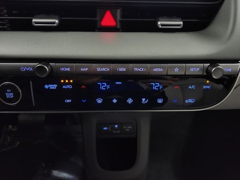 New 2026 Hyundai Ioniq 5 Limited image 8