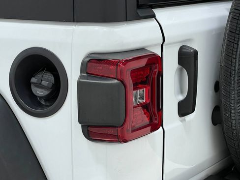 Used 2021 Jeep Wrangler Unlimited Sport AWD/4WD image 35