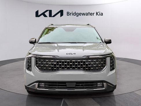 Used 2025 Kia Carnival SX Prestige FWD image 3