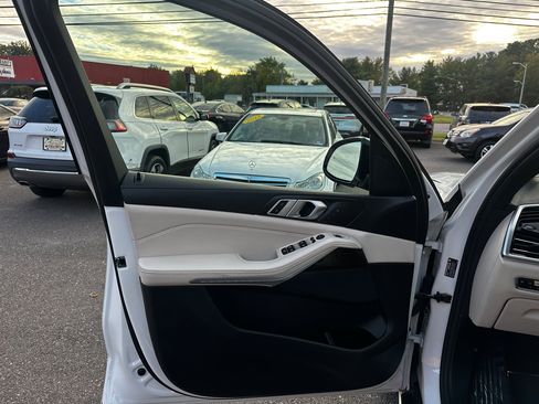 Used 2019 BMW X5 xDrive40i w/ Premium Package 2 image 16