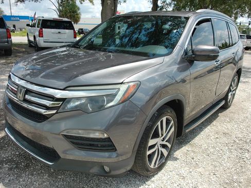 Used 2016 Honda Pilot Touring image 1