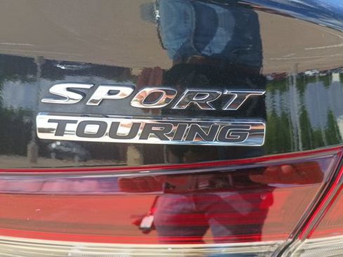 Used 2025 Honda Civic Sport image 9