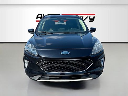 Used 2020 Ford Escape Titanium image 2