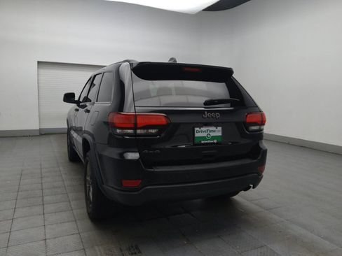 Used 2016 Jeep Grand Cherokee Laredo 75th Anniversary AWD/4WD image 5