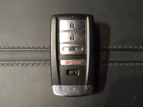 Used 2018 Acura TLX image 32