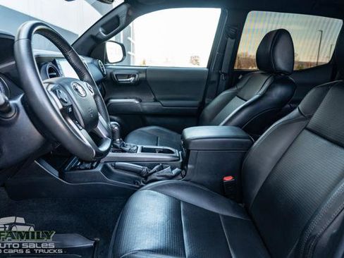 Used 2022 Toyota Tacoma TRD Sport w/ TRD Premium Sport Package image 25