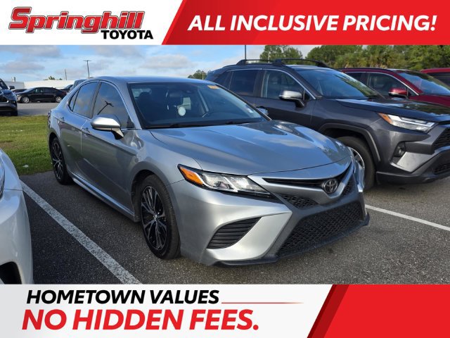 Used 2020 Toyota Camry SE FWD image 1